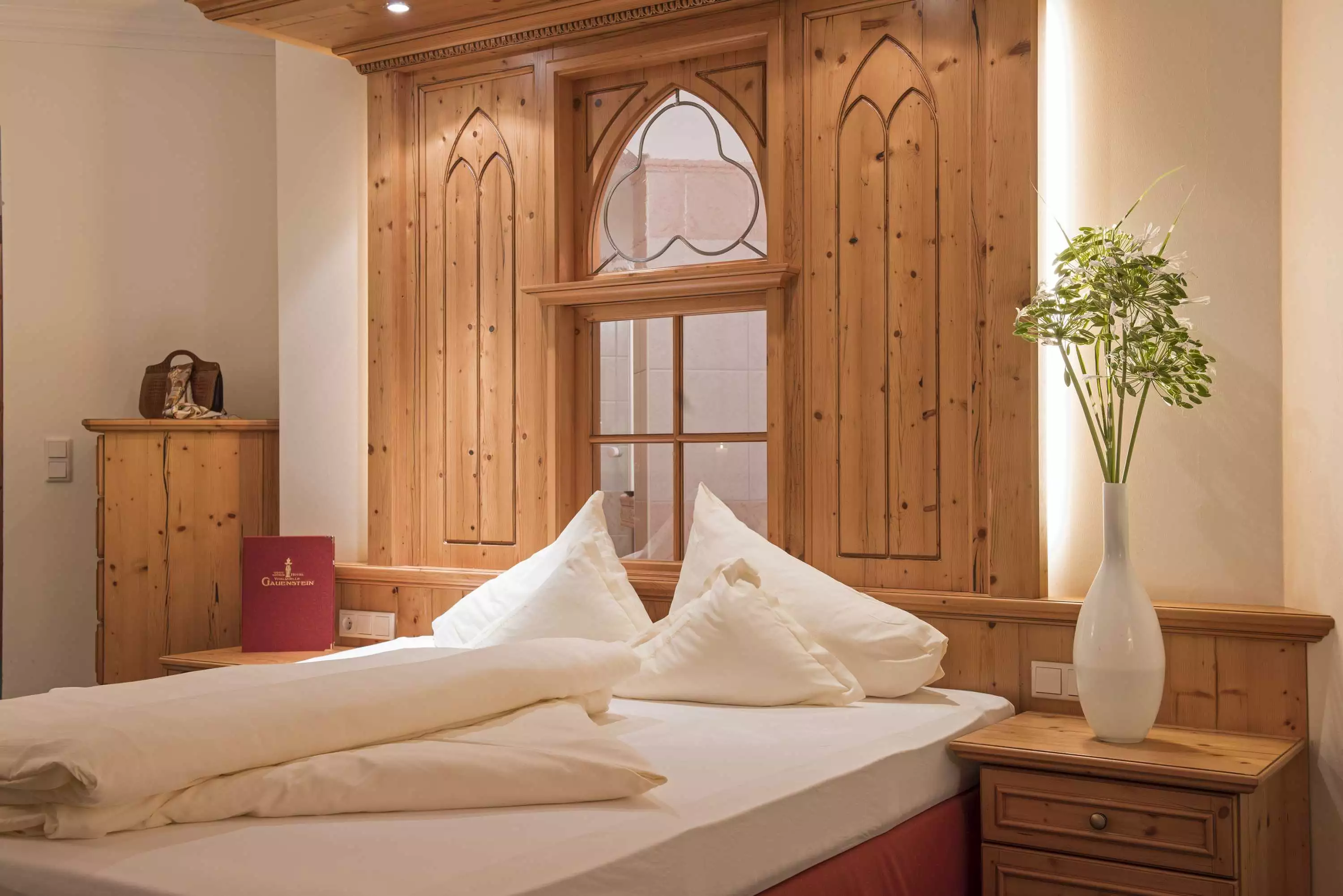 Rooms & Suites